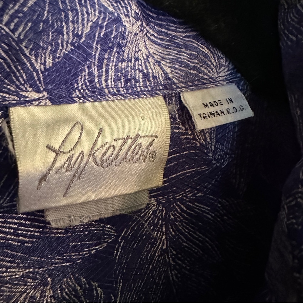 Vintage Blue/Purple Floral Blouse | Size Tag Worn, Fits Large & XLarge - Picture 5 of 8